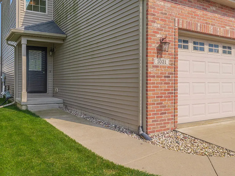 1031 Homestead Dr — Photo 17