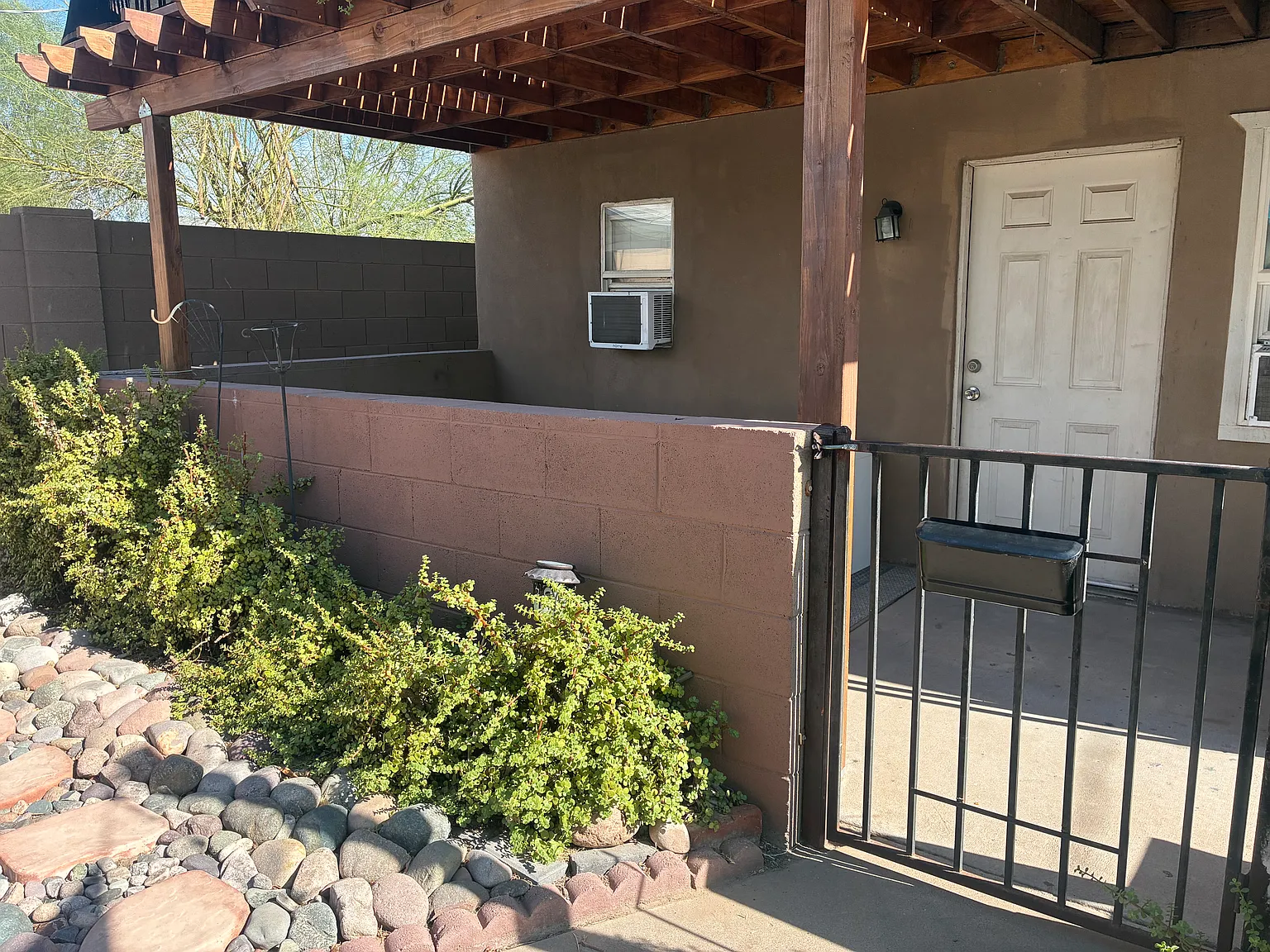 1 bed, 450 sqft, $995 — Photo 2