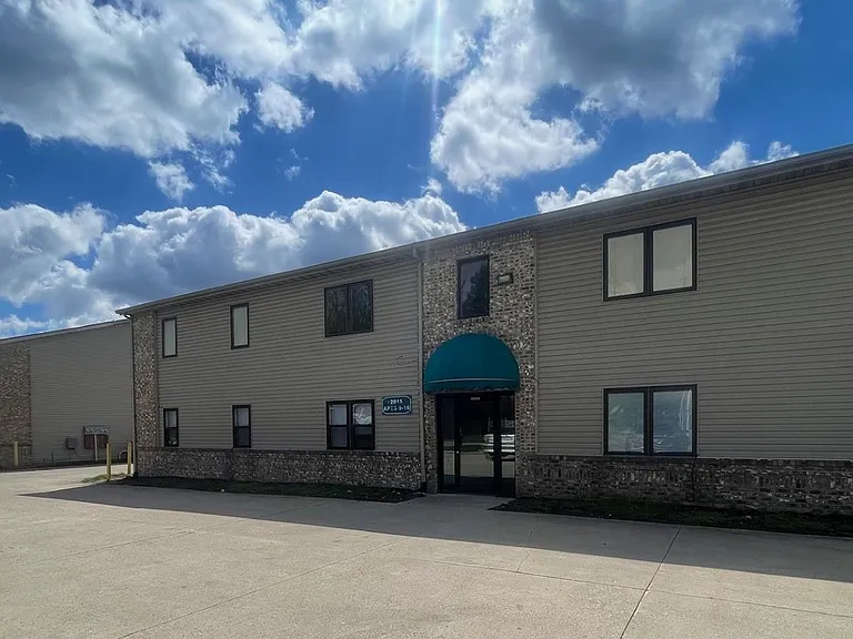 Riverwood Apartments — Photo 10