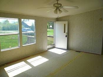 3rd image of 320 Friendly Ave