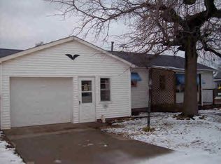 314 W Jackson Ave, Chrisman, IL 61924