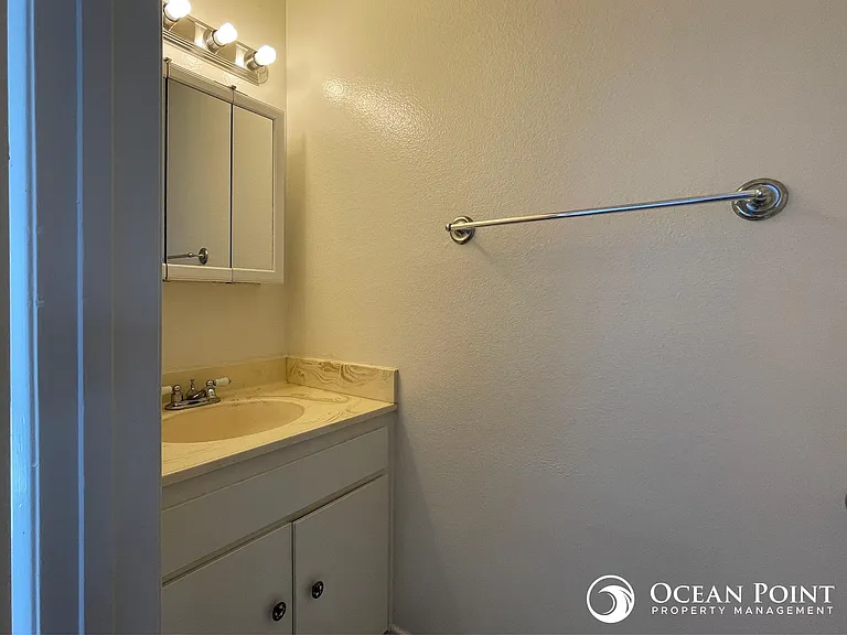 267 S Ventura Rd #287 — Photo 11