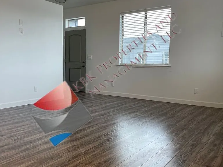 1703 Ross Ave — Photo 15