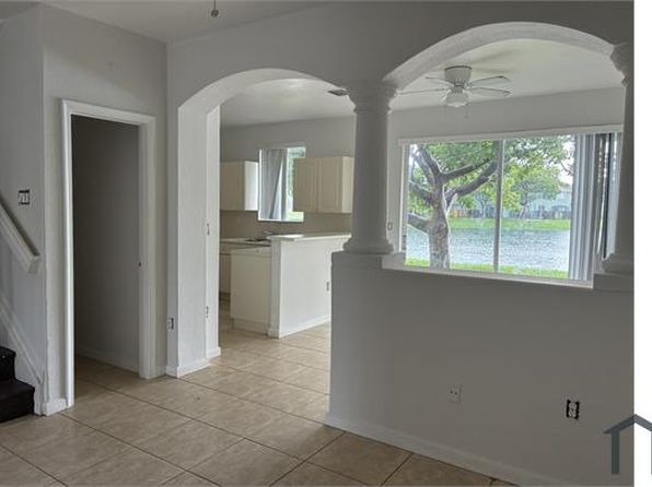 2724 SE 15th Pl #144