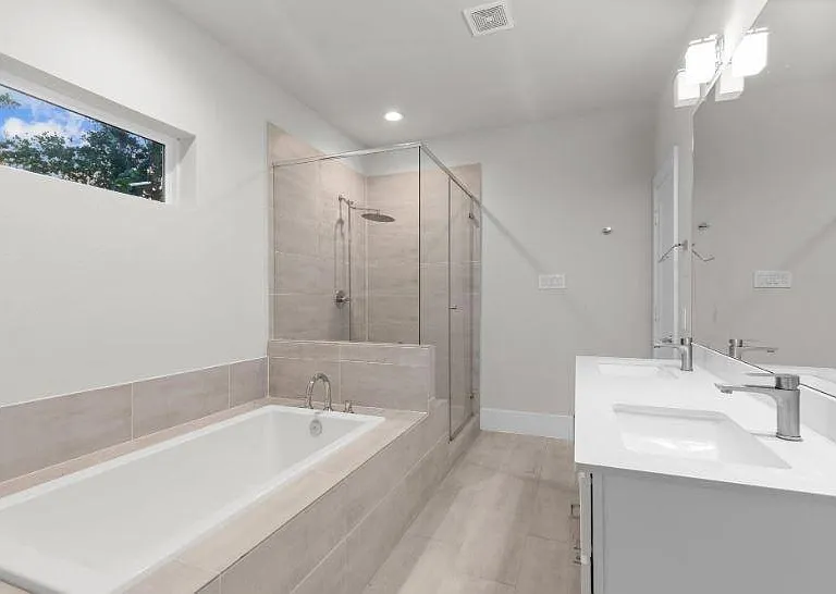 836 Fisher St #D — Photo 17
