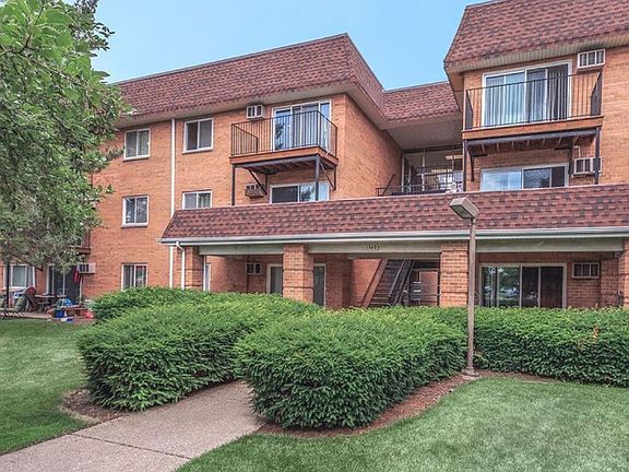 Mount Prospect Illinois Apartments ; The Element