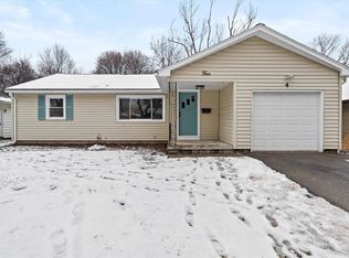 4 Culverton Dr, Rochester, NY 14609