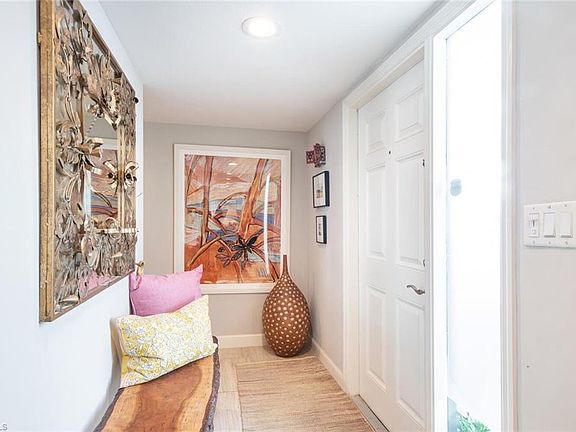 4th image of 216 Bobolink Way #216B