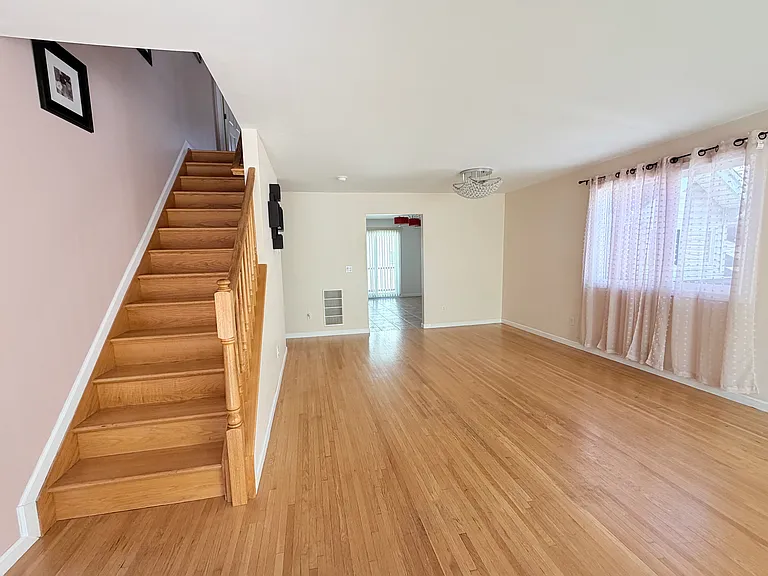 455 Bedford Ave — Photo 2