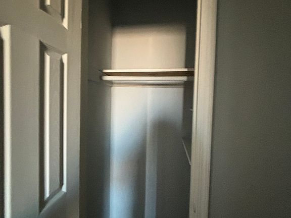 5th image of 321 Sanford Ave #2G