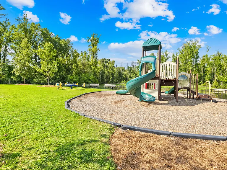 10697 Sky Chase Ave NW — Photo 38