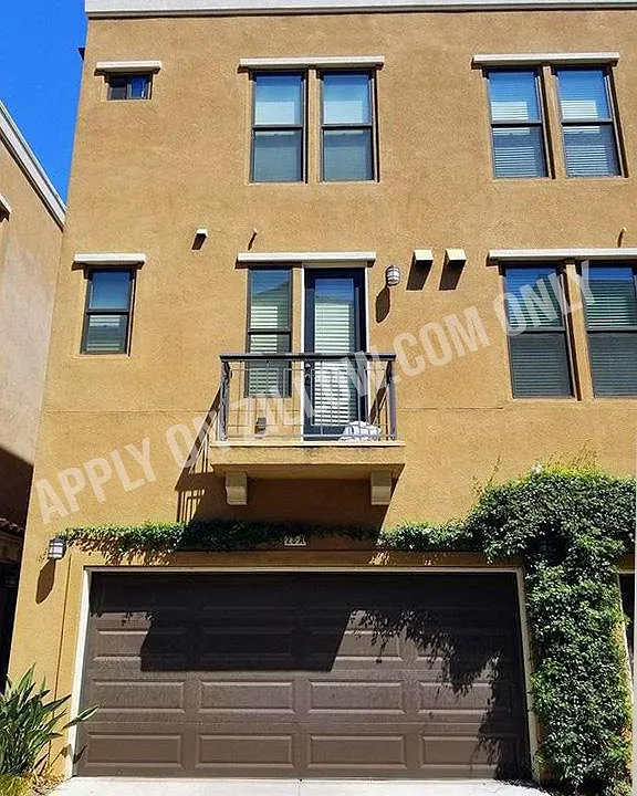 Well Maintained End-Unit with Attached 2-Car Garage