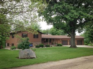 1822 Charmill Dr, Fort Dodge, IA 50501