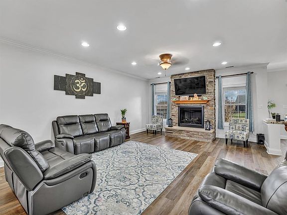 5th image of 4549 Oakhurst Bnd