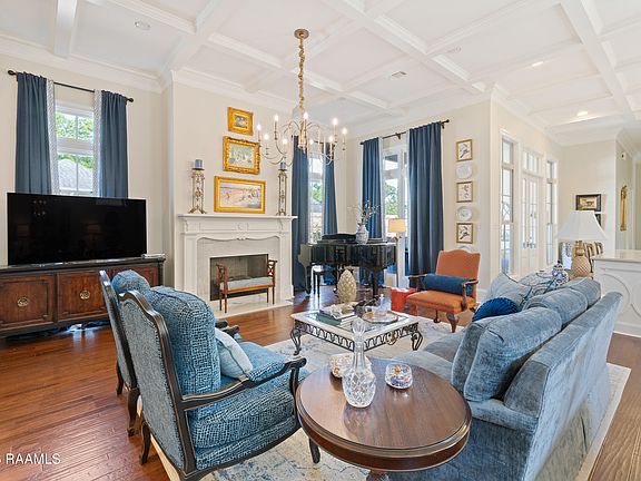 5th image of 300 Edgehill Cir