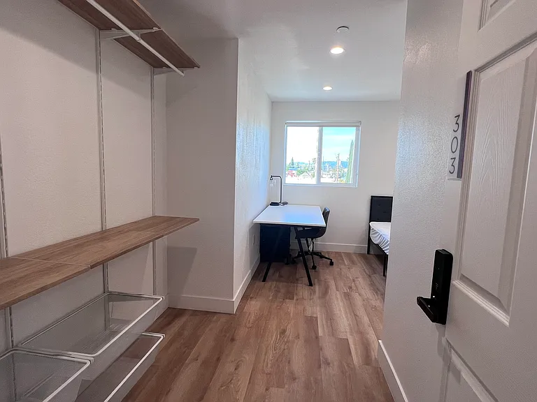 1224 W 37th Pl — Photo 49