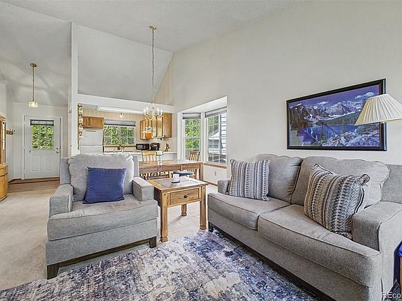 5th image of 450 Chelan Street