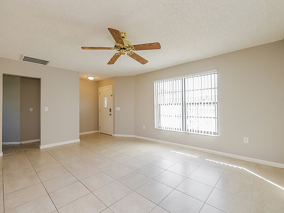 4th image of 225 SW 35th St