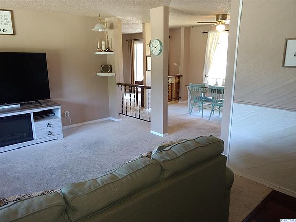 3rd image of 1608 S Olympia Pl