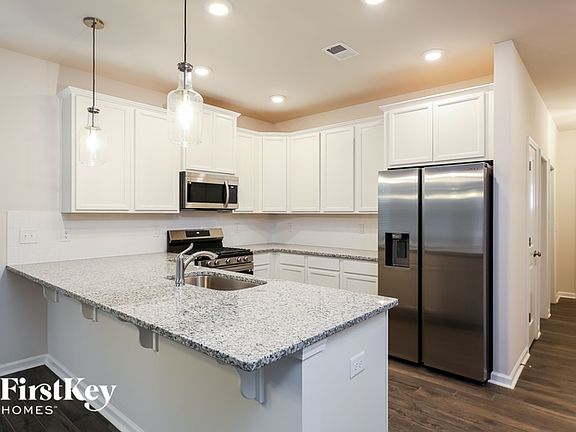 5th image of 104 Wild Lily Dr