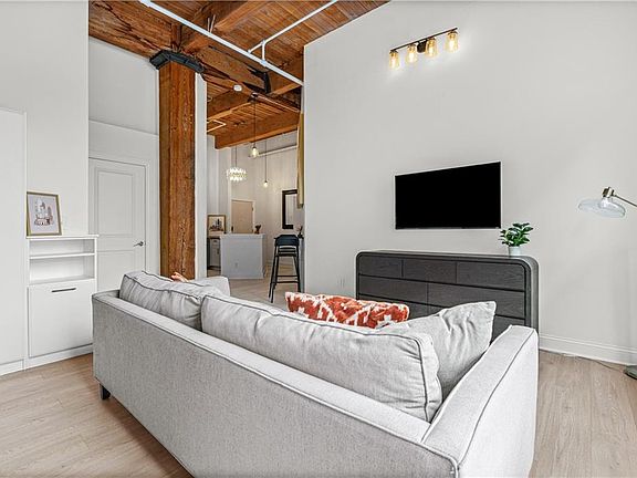 3rd image of 308 W 8th St APT 304
