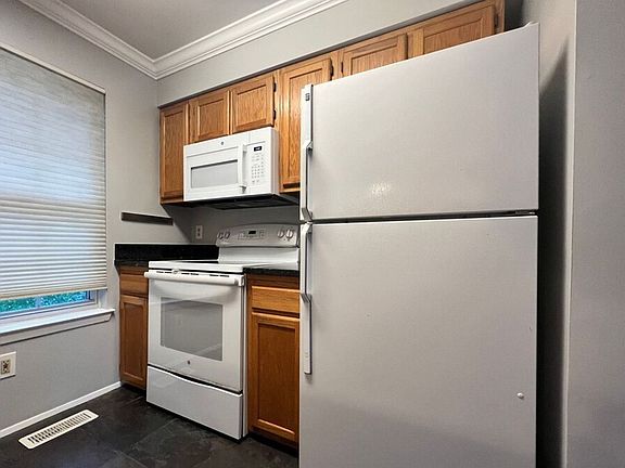 3rd image of 9740 Pleasant Gate Ln