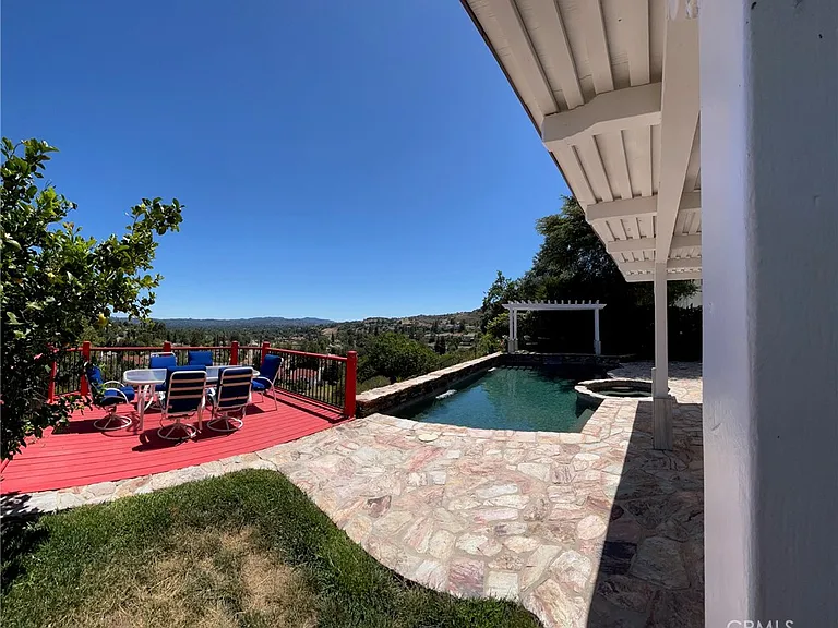 24574 Indian Hill Ln — Photo 13