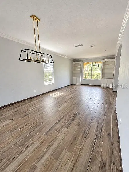 4 bed, 2.5 bath, 2472 sqft, $2,995 — Photo 4