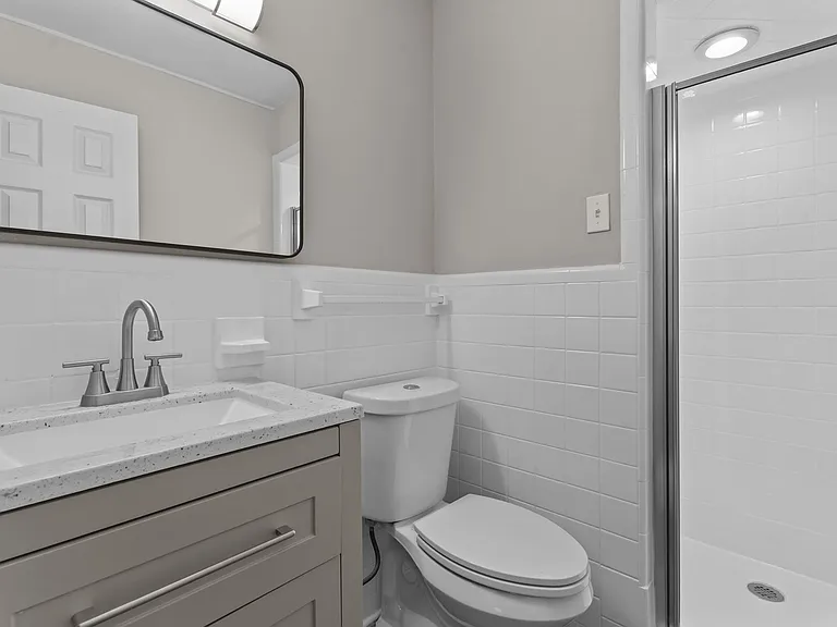 Donovan Place Apartments — Photo 18