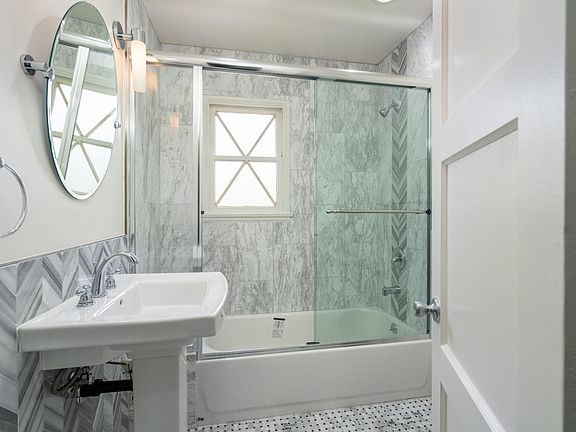 5th image of 2104 E Florida St #5N