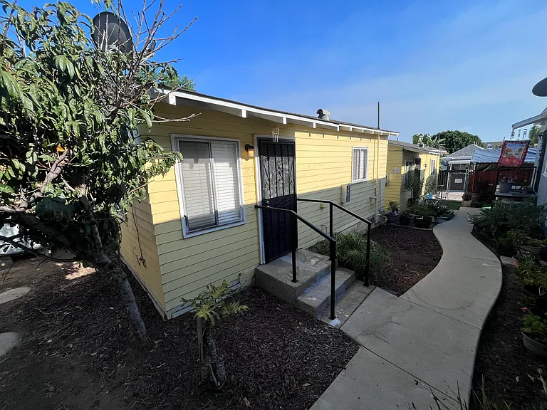 2233 L St — Photo 9