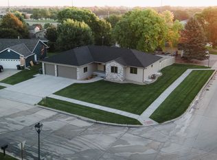 1402 Arapahoe Ave, Hastings, NE 68901