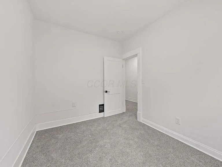 550 W Town St #550 — Photo 16