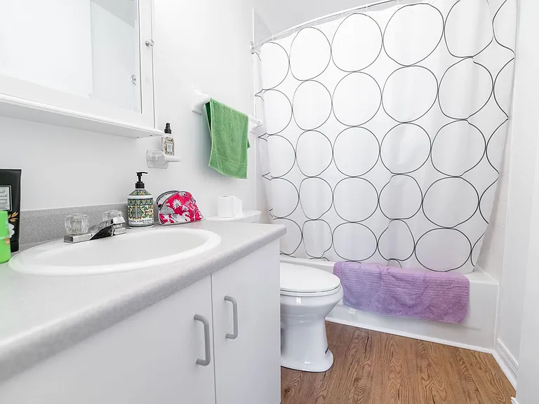 110 Stirling Ave #6 — Photo 11