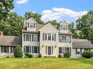 34 Arrowwood St, Methuen, MA 01844