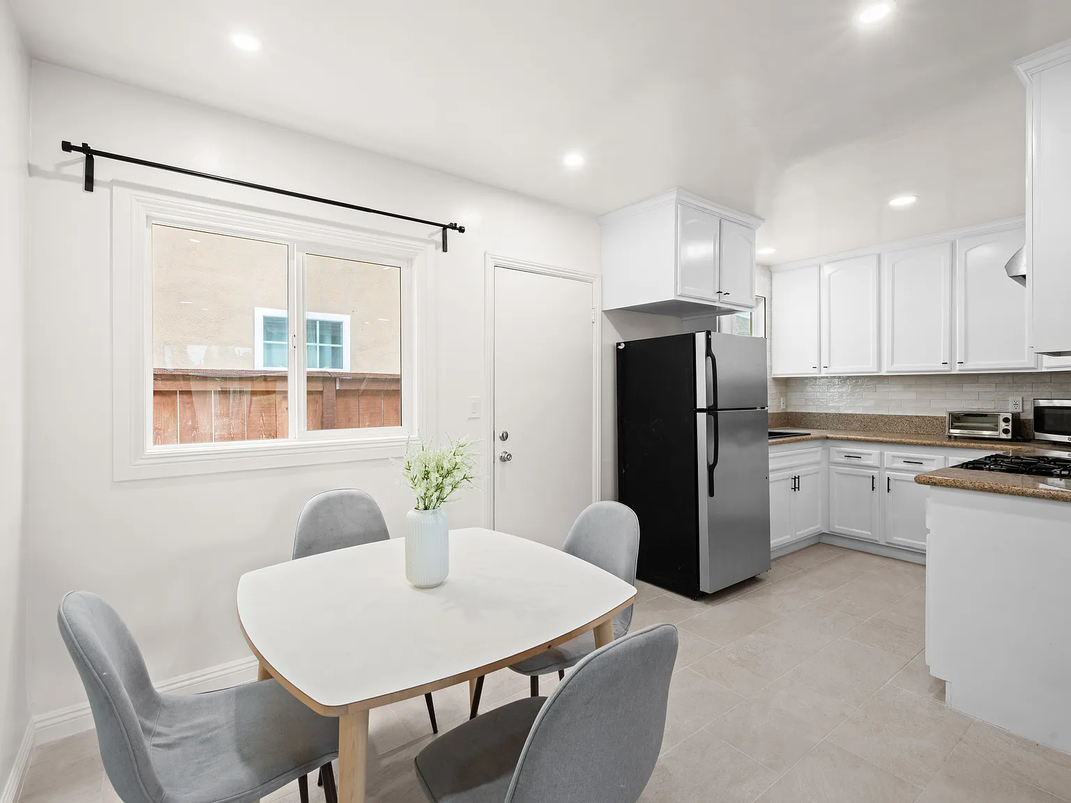 1 bed, 636 sqft, $2,845 — Photo 4