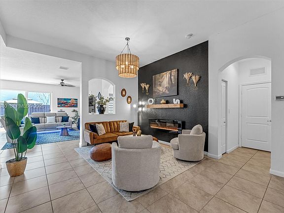 5th image of 4112 NE 21st Ct