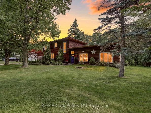61 Parkwood Dr, Tillsonburg, ON N4G 2B7