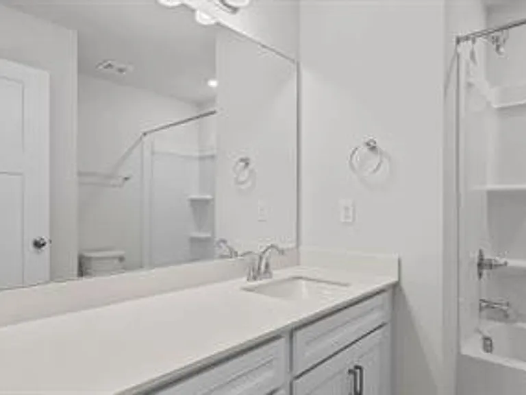 100 Marston Ln — Photo 9