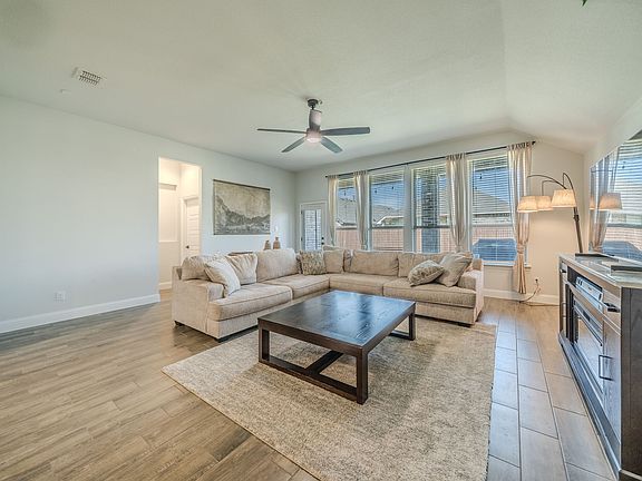 3rd image of 5925 Lovills Creek St