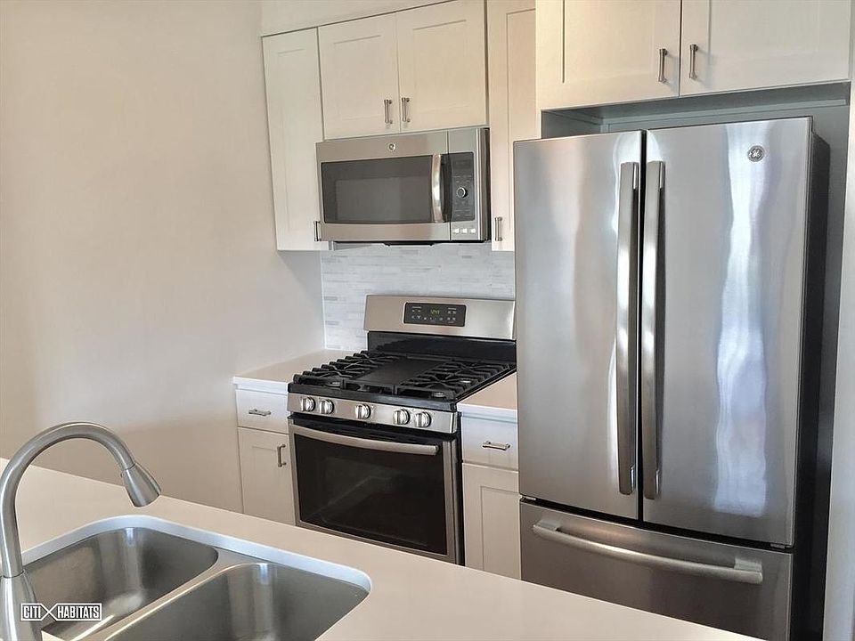1st image of 7525 153rd St APT 515