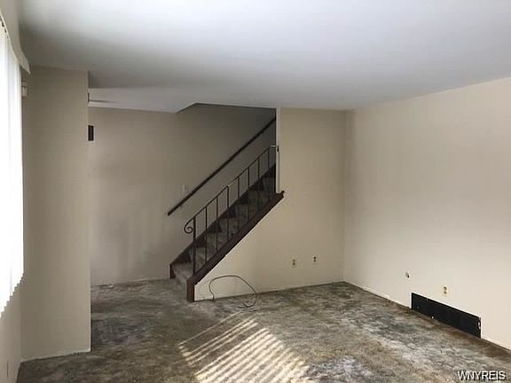 4th image of 15 Parkview Ct