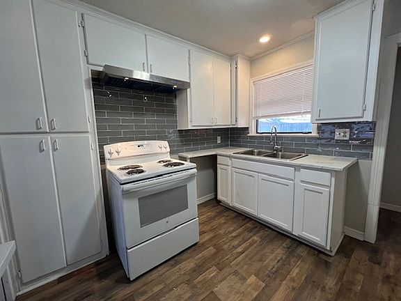 4th image of 910 S La Salle Dr
