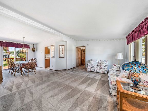 3rd image of 336 Mallard Ln