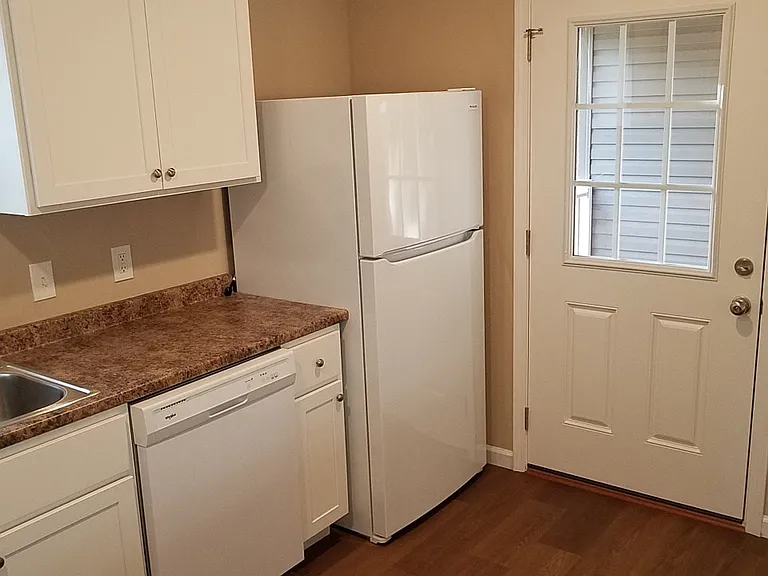 458A Academy Rd #A — Photo 4