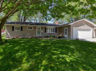423 26th Ave, East Moline, IL 61244