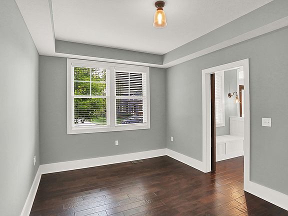 5th image of 16893 Oak Manor Dr