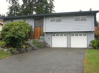 6811 NE 160th St, Kenmore, WA 98028