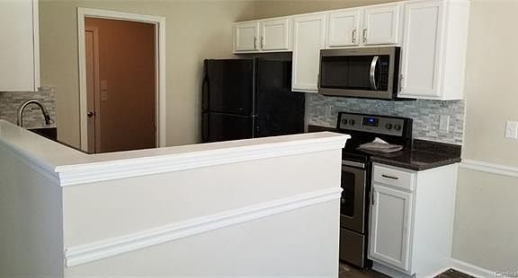 3rd image of 6218 Green Vista Ct