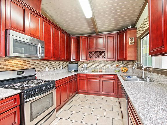 5th image of 13951 Del Sur St